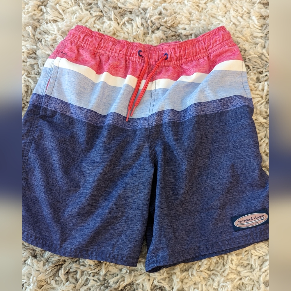 Boy's Vineyard Vines Swim Trunks size 8-10 excellent condition